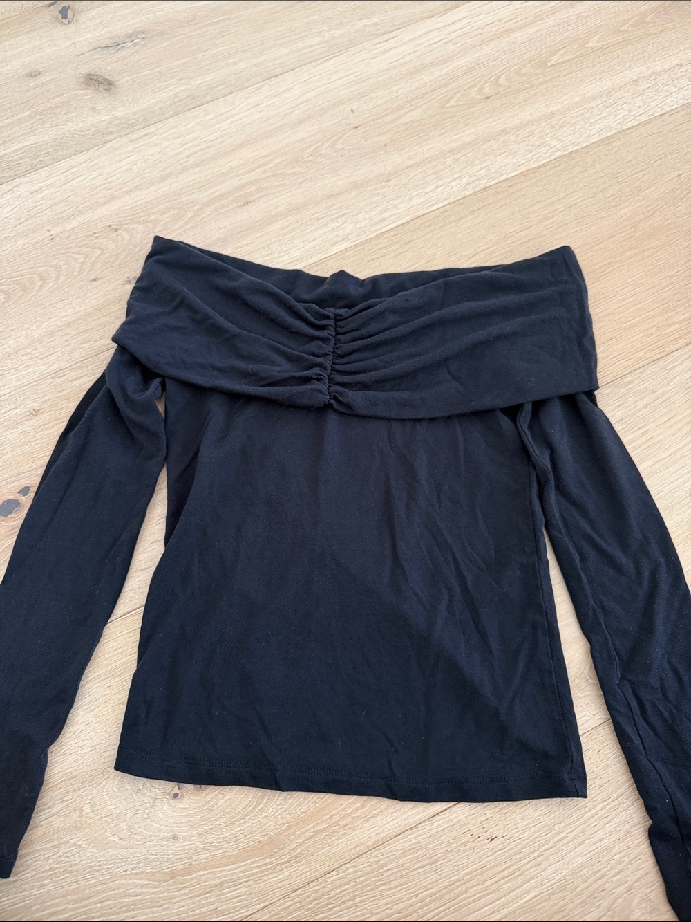 Aritzia Black Off-Shoulder Ruched Foldover Top